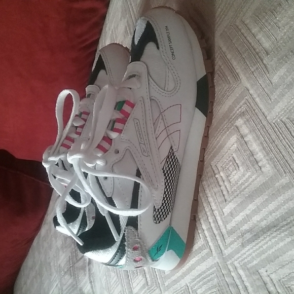 Kids Reebok Classic Leather ATI 90s Running Shoes Size US 12 KIDS - Picture 2 of 9